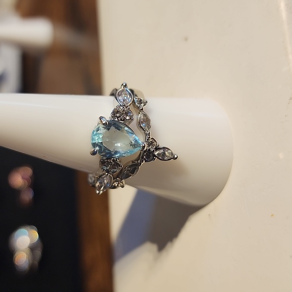 Blue Teardrop 2 piece set Wedding Ring - Picture 7 of 7